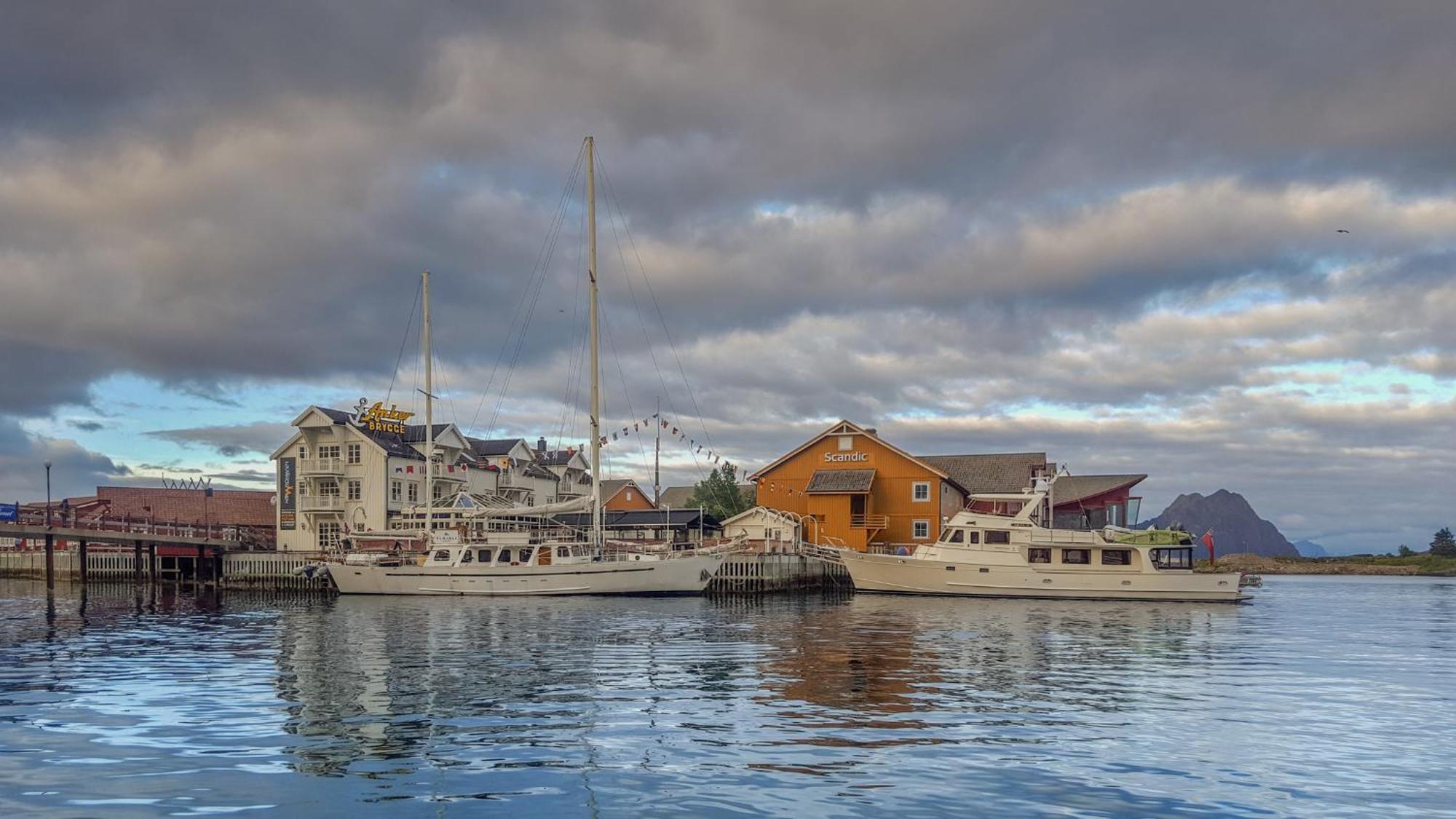 Anker Brygge Hotel Svolvær Buitenkant foto